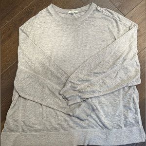 Z SUPPLY Modern Weekender Crewneck in Heather Gray